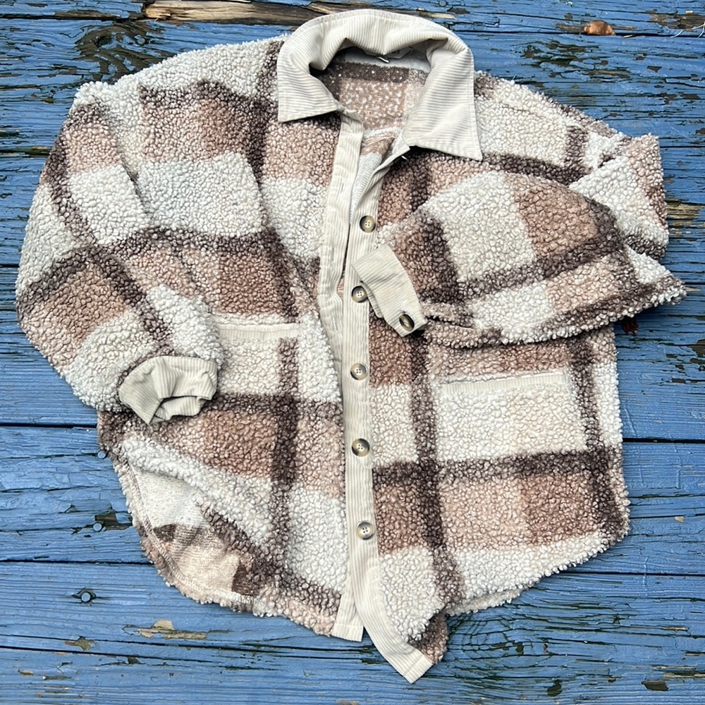 Perfect Fall oversized Flannel! Worn lightly in great condition